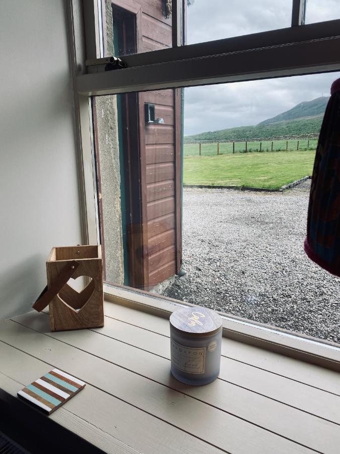 Quirky Highland Cottage With Stunning Views Fearn Lodge ภายนอก รูปภาพ