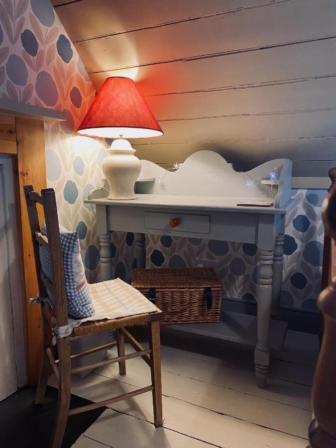 Quirky Highland Cottage With Stunning Views Fearn Lodge ภายนอก รูปภาพ