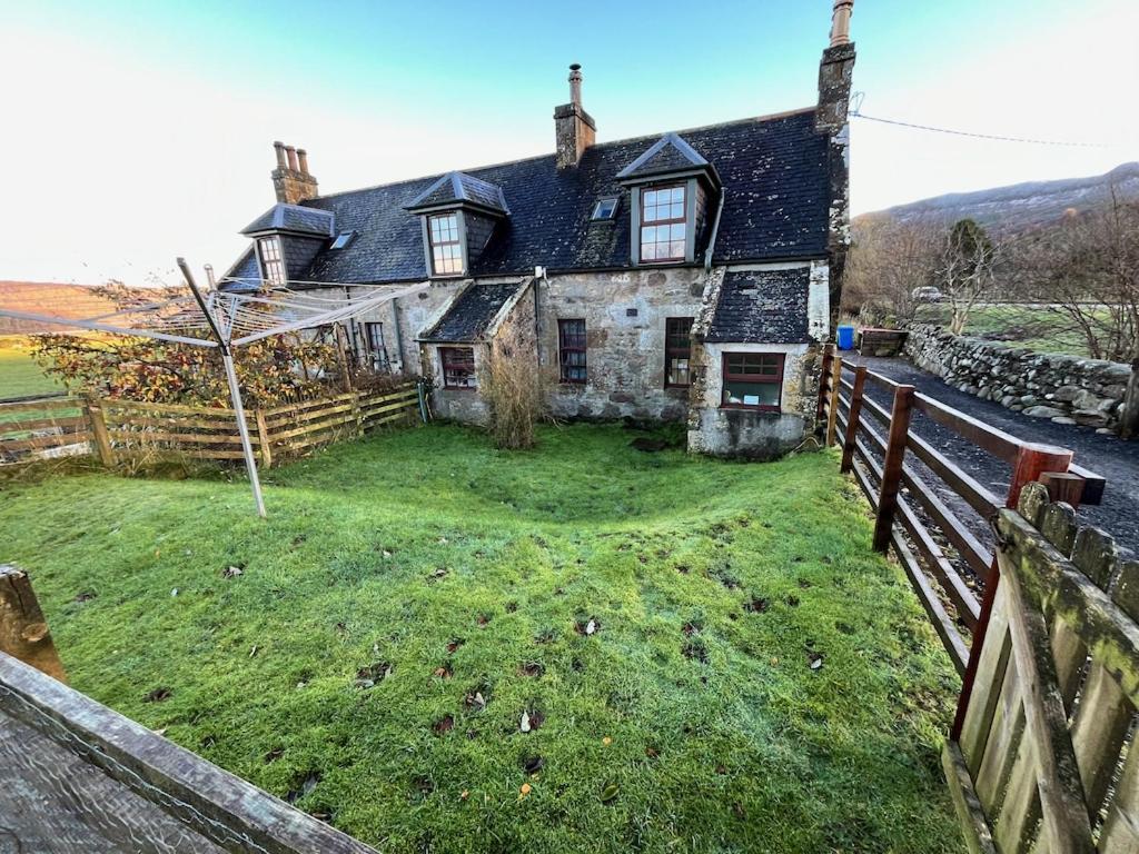 Quirky Highland Cottage With Stunning Views Fearn Lodge ภายนอก รูปภาพ